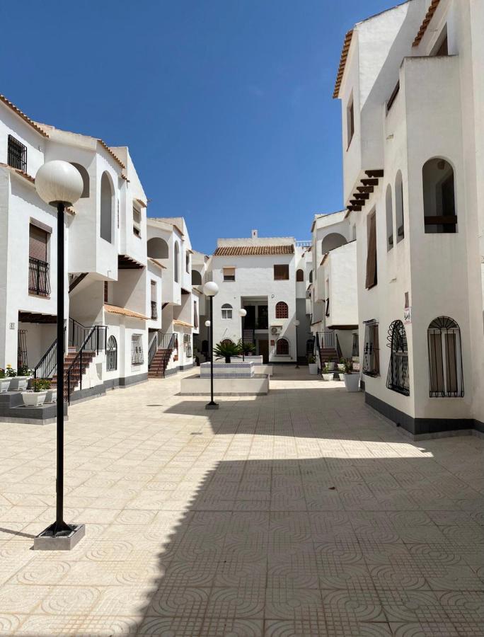 Apartment El Paraiso, 1 Bedroom 300M From The Sea Torrevieja Esterno foto