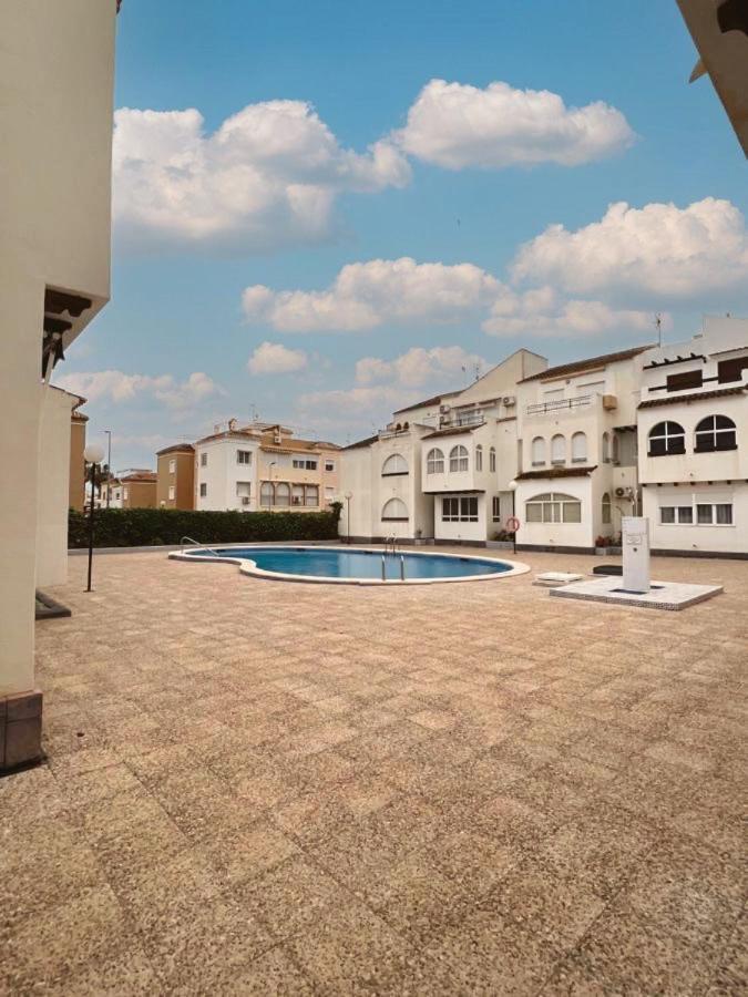Apartment El Paraiso, 1 Bedroom 300M From The Sea Torrevieja Esterno foto